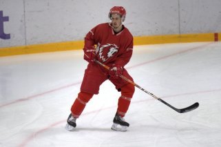 Formé à Genève-Servette puis au Lausanne HC, Arthur Nilly monte les échelons.